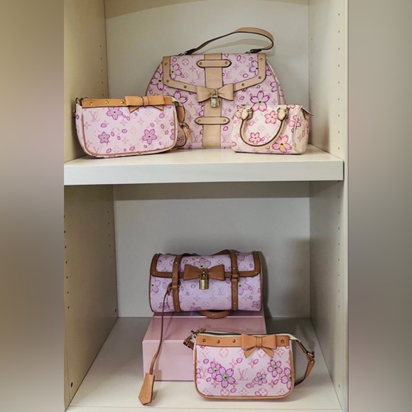 Meet your Posher, Cindy 🎀 - Picture 7 of 11